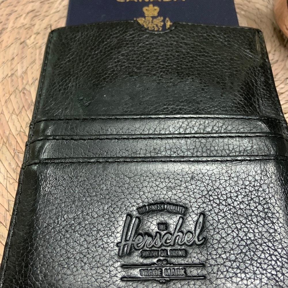 Herschel 100% Leather Passport wallet